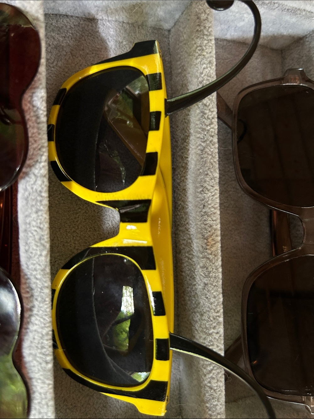 Women’s Sunglasses - Picture 3 of 6
